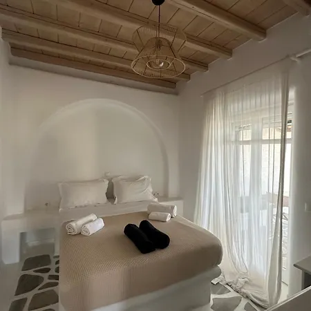 Hotel White Rock & *