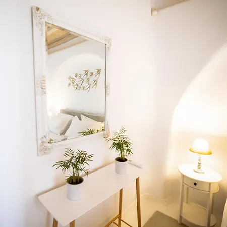 White Rock & Hotel Houlakia (Mykonos)