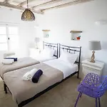 Hotel White Rock & *