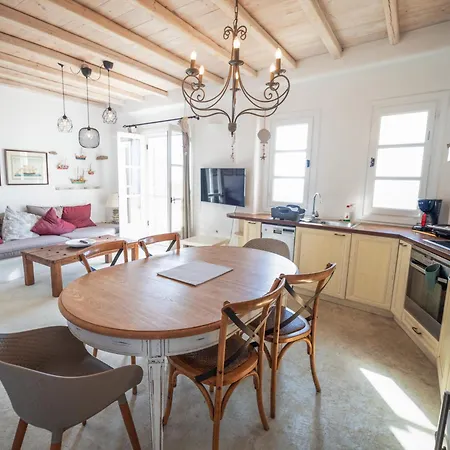 Hotel White Rock & *