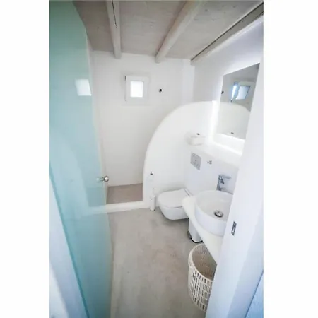 White Rock & Hotel Houlakia (Mykonos)